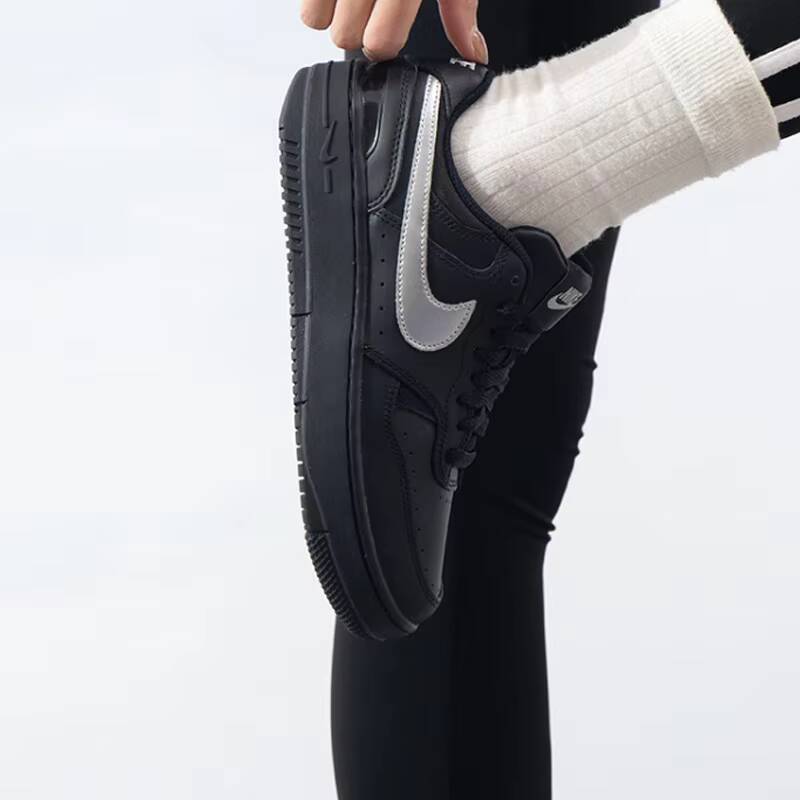 Hot 2026 Nike Women Gamma Forc - Street Fashion Nike avaliação e preço