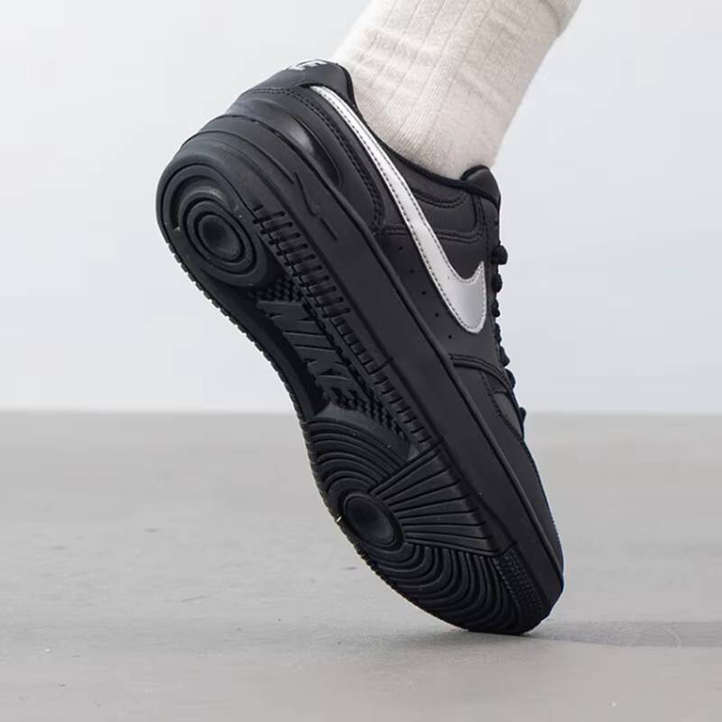 Hot 2026 Nike Women Gamma Forc - Street Fashion Nike avaliação e preço