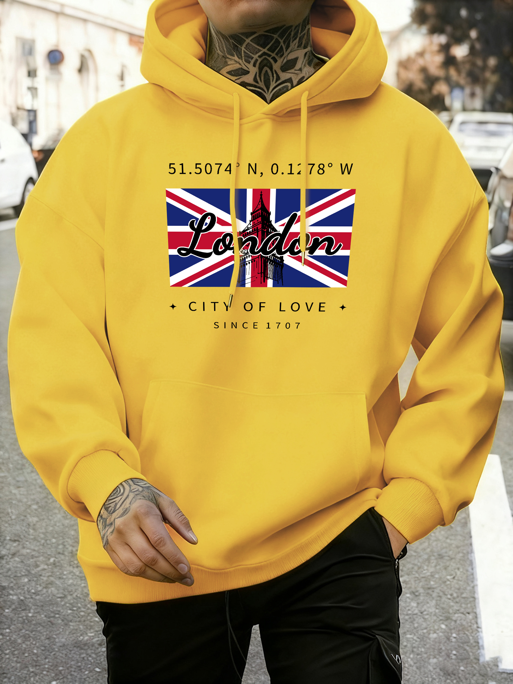 London City Of Love Flag Print - Street Fashion In London avaliação e preço